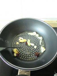 味道不错的豆角炖土豆做法图解2)