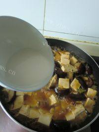 诱人的香菇炖豆腐做法图解13)