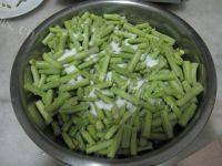 诱人的腌酸豆角做法图解4)