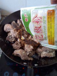 十分喜欢的排骨炖豆角做法图解8)