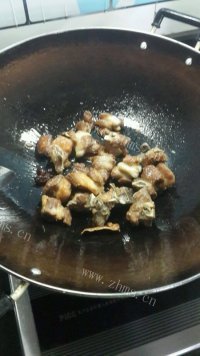 喷香的红烧排骨做法图解3)