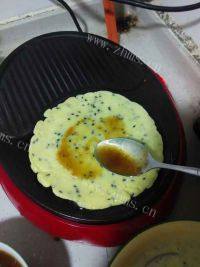 自己做的鸡蛋芝麻卷饼做法图解6)