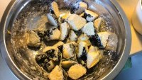 色泽鲜亮的糖醋脆皮茄子做法图解3)
