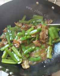 家常菜五花肉炒青椒