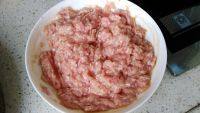 自制韭菜肉馅水饺做法图解2)