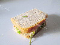 奶香布朗沙拉三明治的做法图解五
