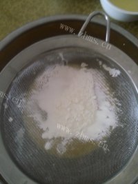 自制酸奶戚风蛋糕做法图解4)