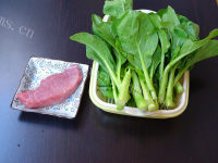 家常瘦肉灼菜心做法图解1)
