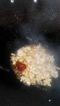 简单西葫芦炒肉做法图解4)