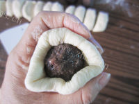 人间美味般的豆沙包做法图解13)