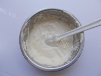 美味的可可玫瑰蛋糕卷做法图解7)