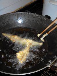 美味的炸小黄鱼做法图解6)