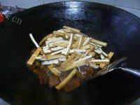 家常菜肉炒香干做法图解8)