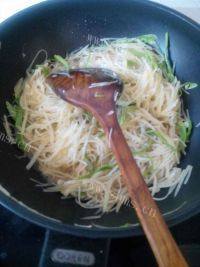 家常菜青椒土豆丝做法图解6)