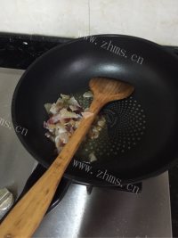美味的腊肉糯米饭做法图解4)