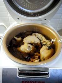 美味的竹荪香菇鸡汤做法图解8)