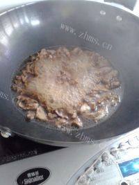 木耳炒肉片做法图解5)