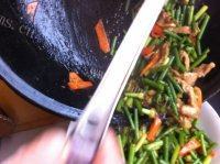 「美味可口」蒜薹炒肉