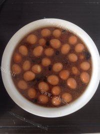 香气浓郁的五香鹌鹑蛋做法图解6)