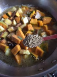 家常菜南瓜炖土豆做法图解16)