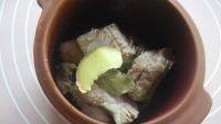 家常菜鲍鱼炖排骨做法图解4)