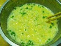 百吃不厌的土豆鸡蛋煎饼做法图解6)