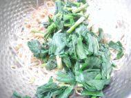 飘香的凉拌绿豆芽做法图解5)