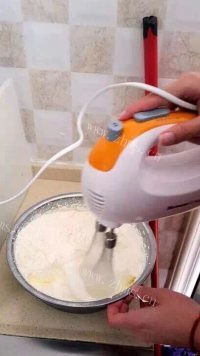 回味无穷的纸杯蛋糕做法图解1)
