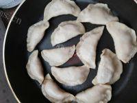 色味俱全的香煎饺子做法图解3)