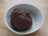 香甜豆沙枣泥菊花酥做法图解5)