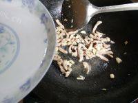 香嫩爽滑的茄子炒肉丝做法图解8)