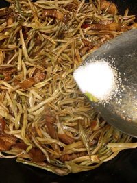家常菜干豆角炒肉做法图解7)