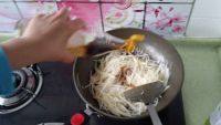 家常菜醋溜土豆丝做法图解5)