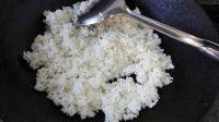 自己做的黄金蛋炒饭做法图解5)