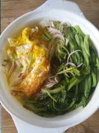 美味的青菜鸡蛋面