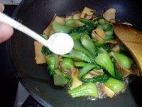 家常菜杏鲍菇炒油菜