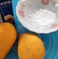 自制芒果班戟做法图解8)