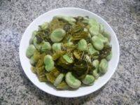 酸菜炒蚕豆