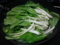 家常菜腊肉炒白菜做法图解6)