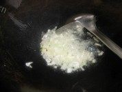 豆芽炒粉条做法图解5)