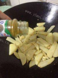 易做的土豆肉片做法图解9)