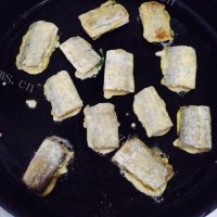 美味五香刀鱼做法图解6)
