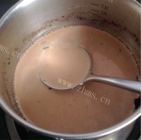 好喝的浓郁锅煮奶茶做法图解5)