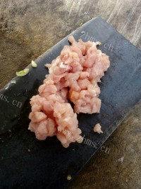 美味的肉末茄汁意面做法图解3)