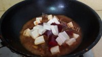 美味的农家香辣鸭血豆腐锅做法图解6)