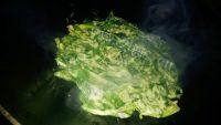 香煎菠菜饼做法图解4)