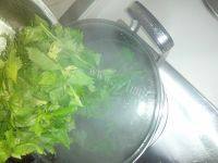 易做的凉拌芹菜叶做法图解3)