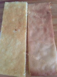 自制虎皮蛋糕卷做法图解8)