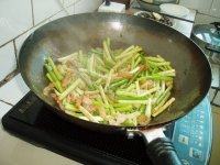 「DIY美食」蒜苗炒肉丝
