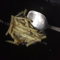 美味佳肴般的自制炸薯条做法图解8)